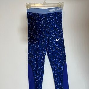 Cropped Blue Nike Pro Leggings Size M